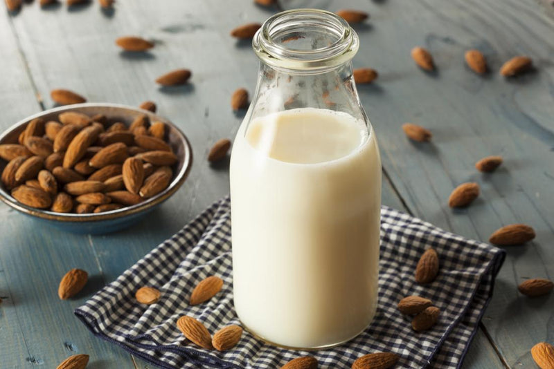 Bitkisel Ürün Meraklıları İçin: Badem Sütü Nasıl Yapılır ve Faydaları Nelerdir?